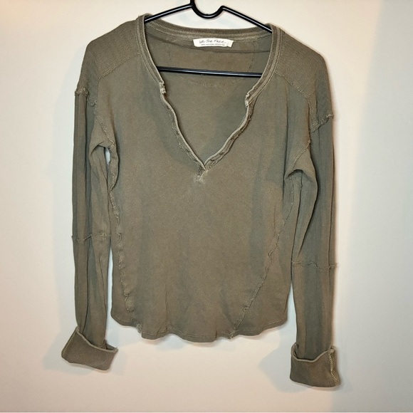 2/$35 We The Free Free People Sm Distressed Long Sleeve Cotton Shirt Grunge Y2K - Picture 1 of 11